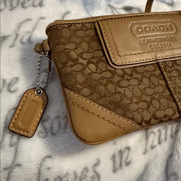 Coach Leatherware Est. 1941 Zip Signature Pouch Wallet preowned - Picture 5 of 16